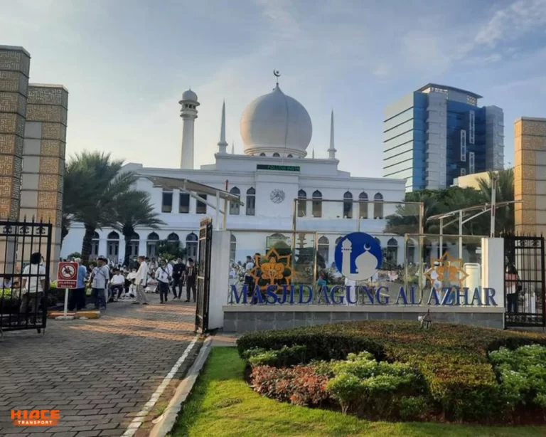 Masjid Agung Al-AzharSource by Tribunnewswiki.com