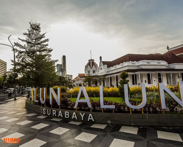 Alun-alun Surabaya