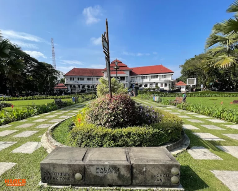 Gedung Balai Kota Source by Titus Purnomo