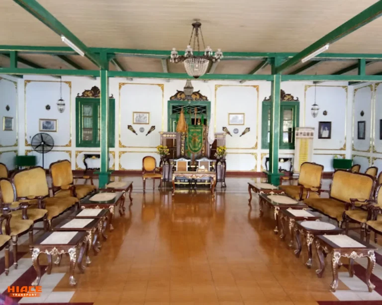 Ruang KeratonSource by Google Foto Riswinarno Akmal Irfan