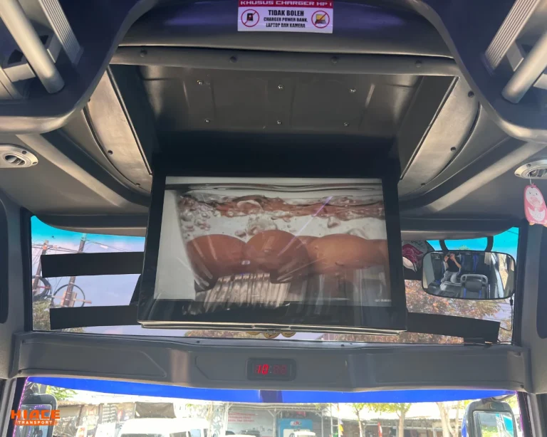 Medium Bus - Fitur Entertainment