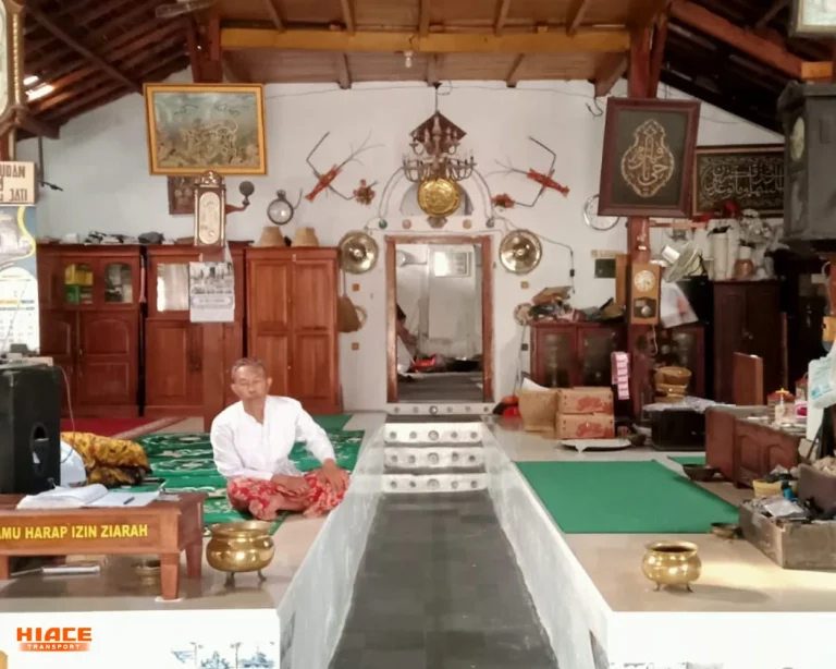 Makam Sunan Gn Jati