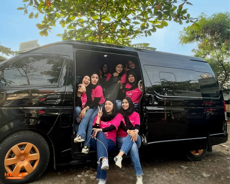 Sewa Hiace liburan