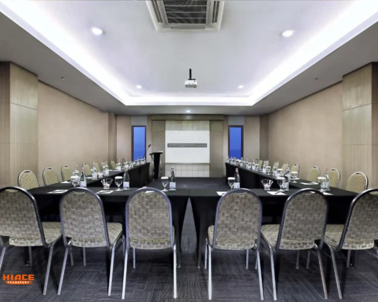 Meeting room source by booking.com