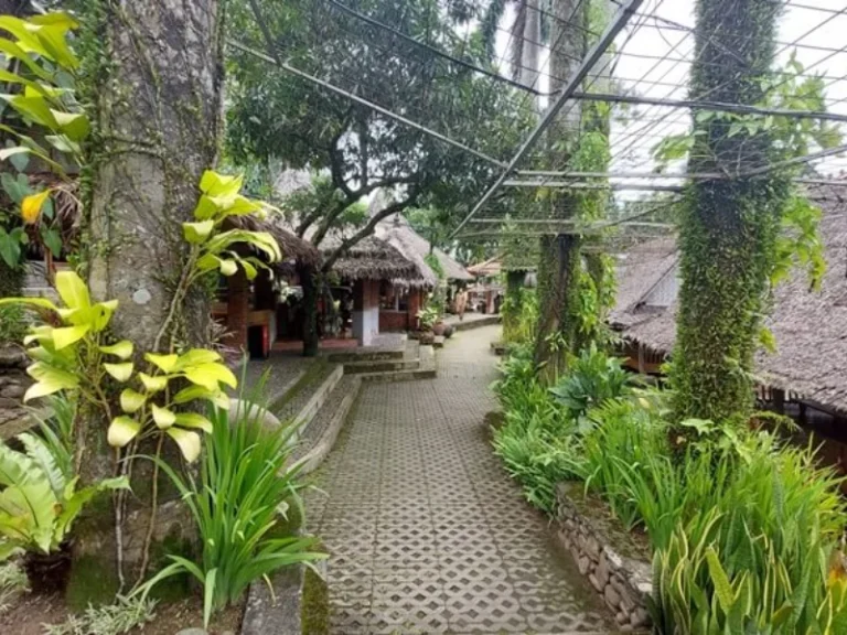 Tempat Wisata Keluarga kampung turis source by arunia naufalia Akbar