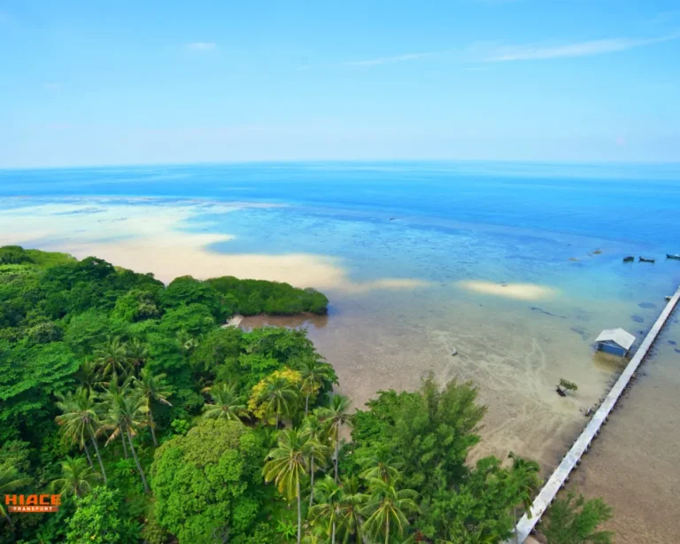 Dari atas pulau source by getlost.id