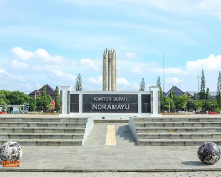 Kantor bupati source by Traveloka.com