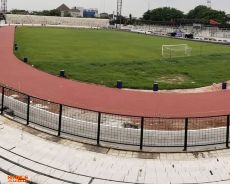 Tribun penonton tanpa atap stadion singaperbangsa karawang source by pikiranrakyat.com