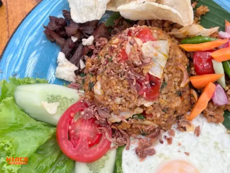 nasi goreng source by sekar nadiyah