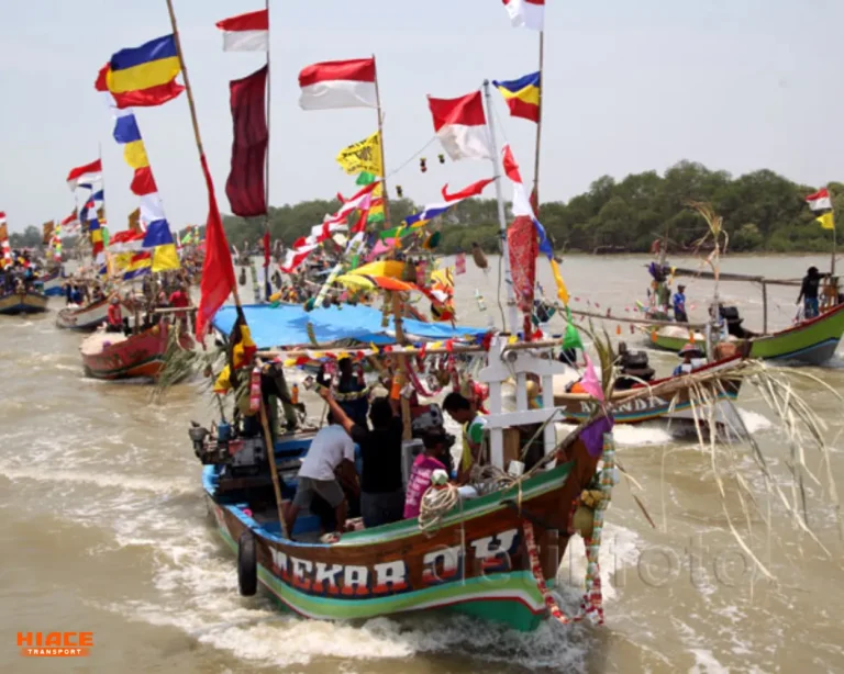 Aktivitas Lokal dan Budaya Pesisir pantai source by detik.com