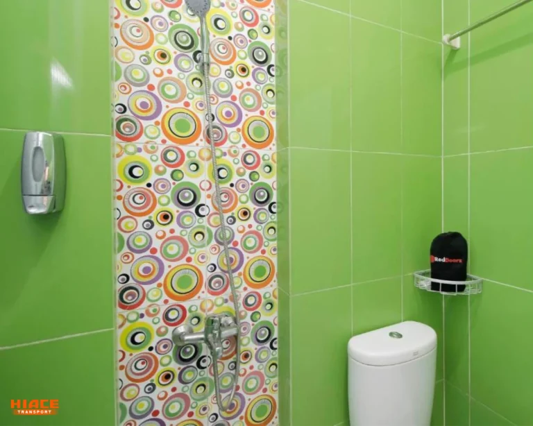 Bathroom RedDoorz Plus near Stasiun Bekasi by booking.com