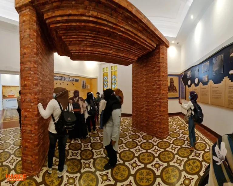 Dalam museum gedung juang bekasi by Ria rahma