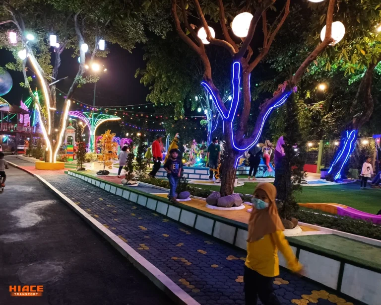Gazebo dan Bangku Taman by promosi perjalanan