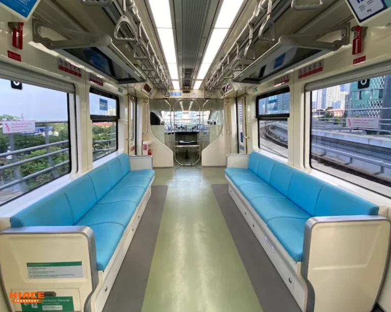 Gerbong kereta Stasiun LRT Bekasi Barat by Yoga suganda