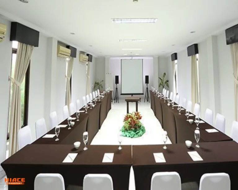 Meeting room by pbka.pphotels.com