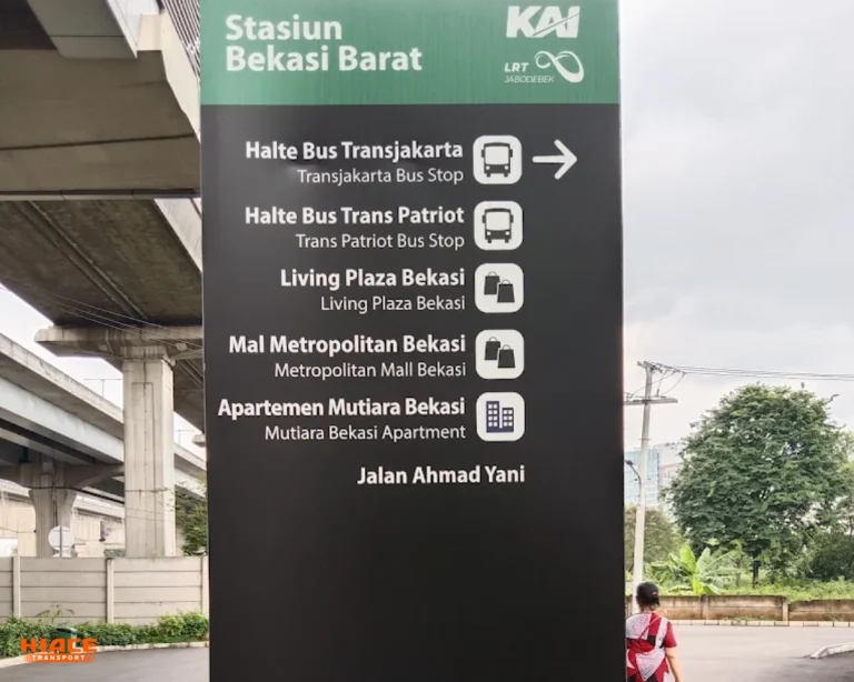 Papan informasi Stasiun LRT Bekasi Barat by Agus finanta
