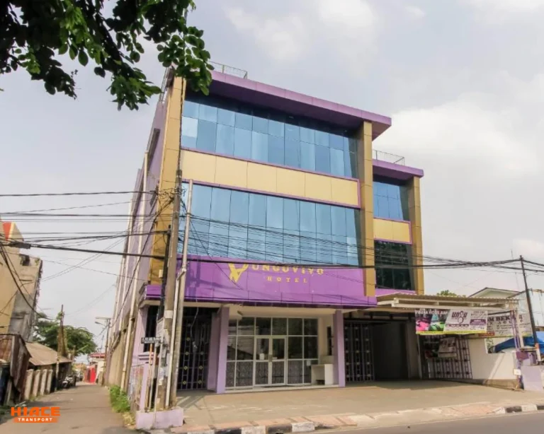 Tampak depan RedDoorz Plus near Stasiun Bekasi by booking.com