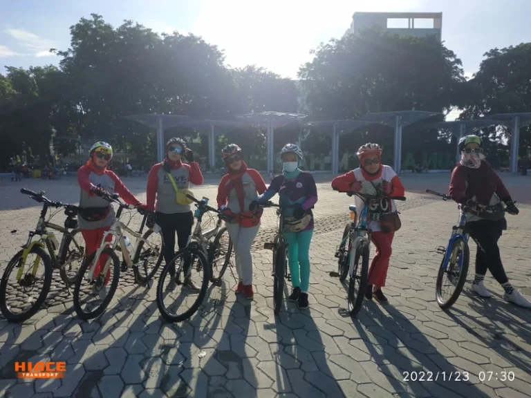 bersepeda dan berolahraga source by keren kw