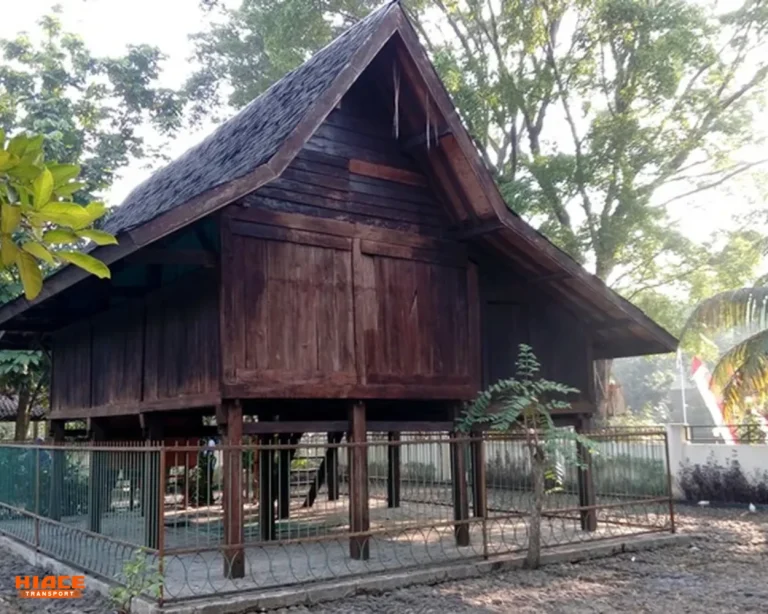 Edukasi Budaya bangunan bersejarah source by pikiranrakyatbekasi.com