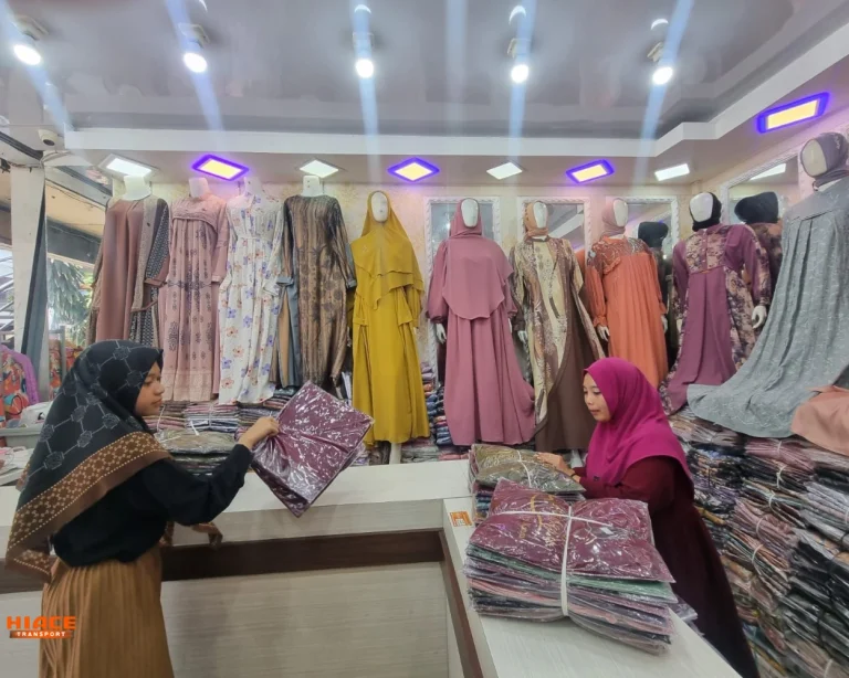Toko Gamis Pasar Turi by suarasurabaya.net