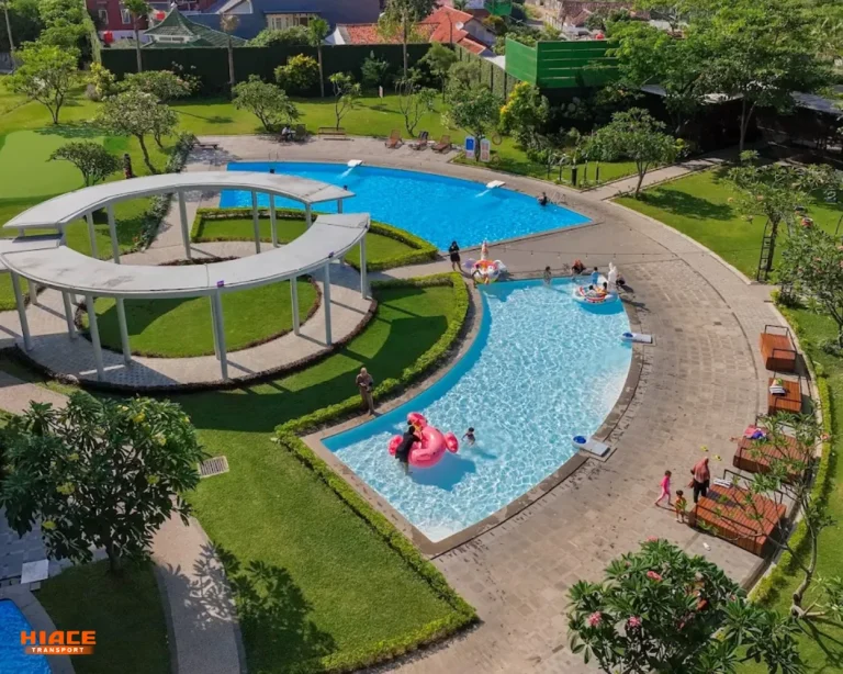 Kolam Renang Outdoor source by kompas.com
