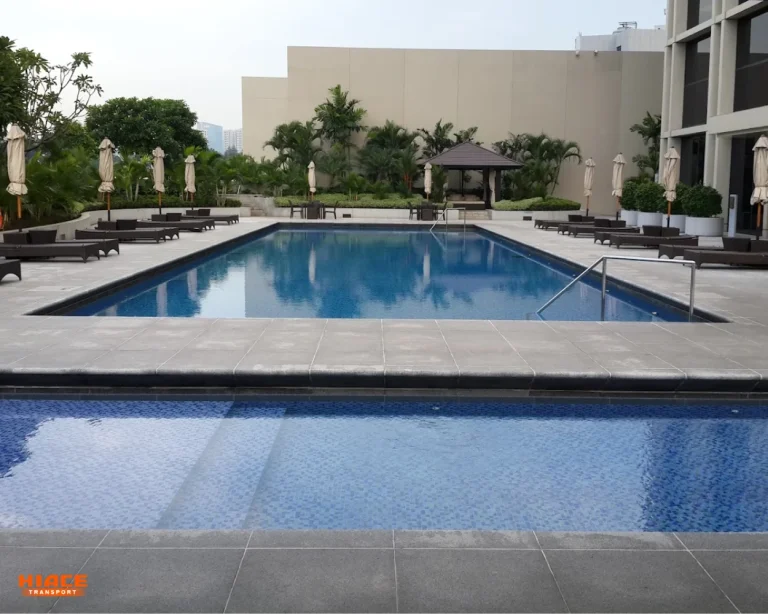 Kolam renang outdoor source by hendrik.com