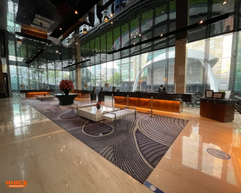 Resepsionis source by kempinski.com