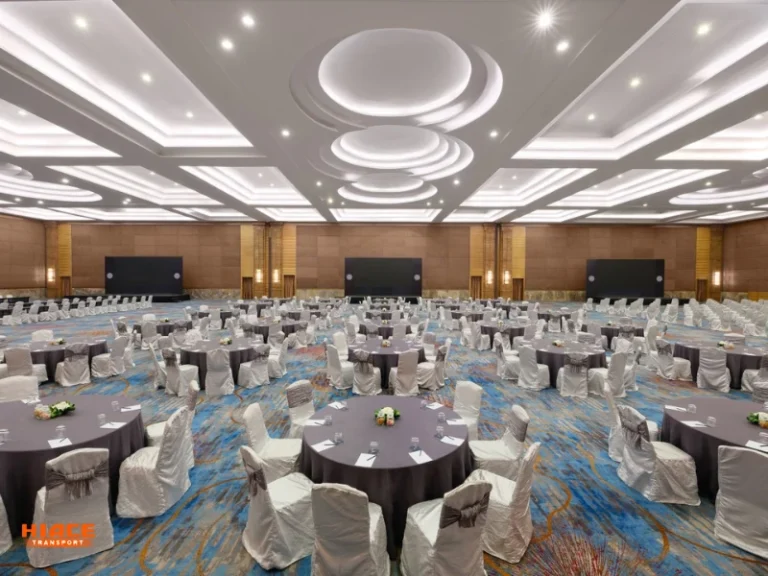 Ruang pertemuan source by pullman jakarta
