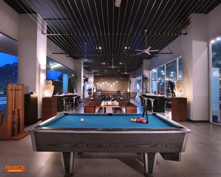 Ruangan Billiard source by astonhotelinternasional.com