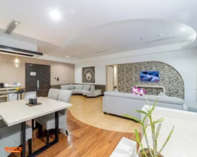 Ruangan Presidential Suite source by astonhotelinternasional.com
