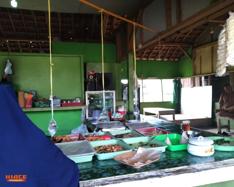 Nasi Kasreng di Area Pasar Ciawigebang farid ridwan