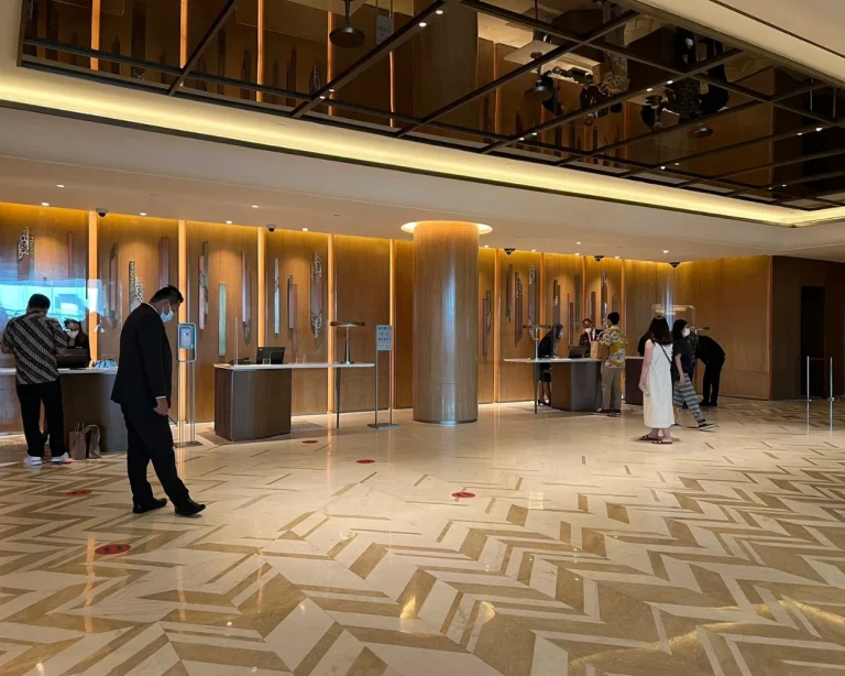Resepsionis source by hyatt.com