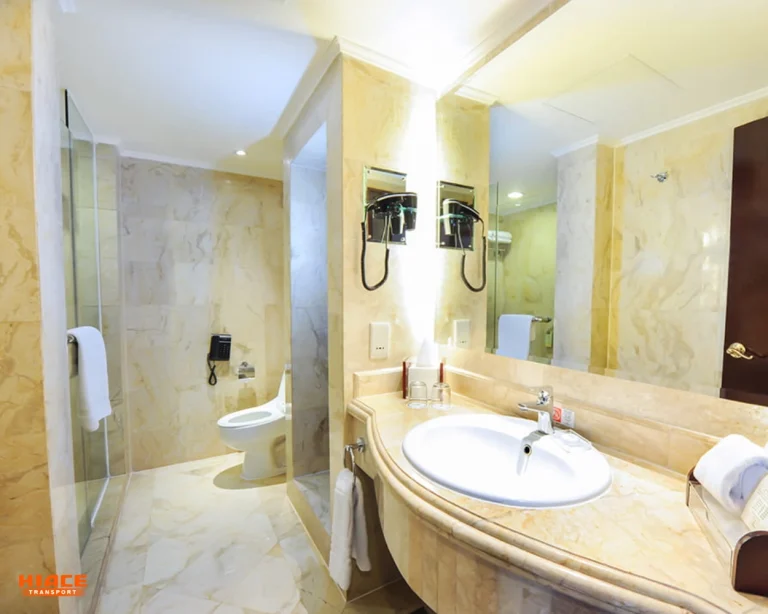 Toilet- Junior Suite by hotelborobudur.com