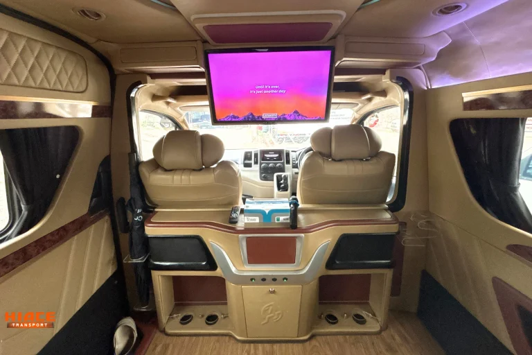 Fitur Entertainment - Toyota Hiace Luxury - 2022 - H 7182 AQ