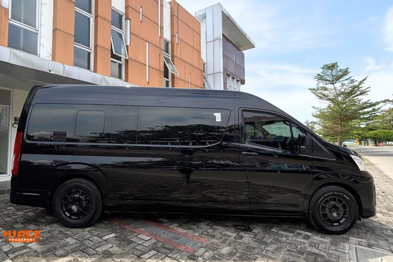 Tampak Kanan - Toyota Hiace Luxury - 2022 - H 7182 AQ