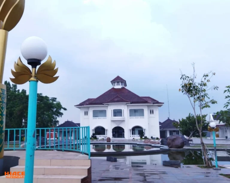 Rental Elf Bekasi