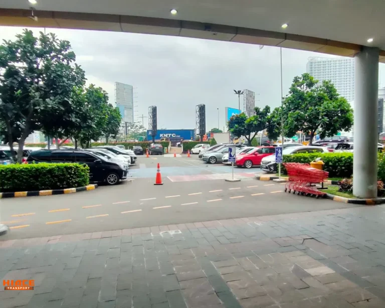 Parking Area Source by Saroyo