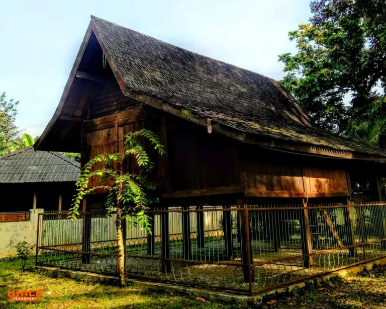 Rental Elf Bekasi