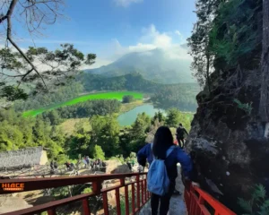 Batu Pandang Source by Rian Awang