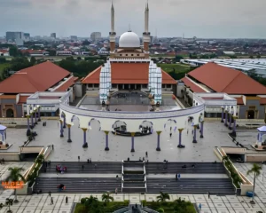 sewa hiace jakarta semarang